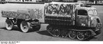 Bundesarchiv_Bild_146-1972-096-13,_Raupenschlepper-Ost_mit_Anh%C3%A4nger.jpg