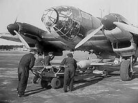 1943c Heinkel He111+Hs293 @ Peenemuende - Arming.jpg
