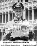Deryck Kennard reads the good news VE Day 1945.JPG