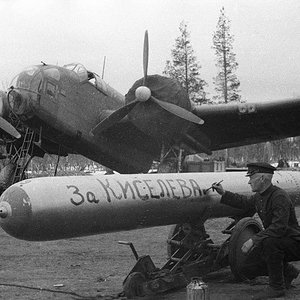Russian_lend_lease_Hampden_TB-1_Torpedo_bomber_in_1943