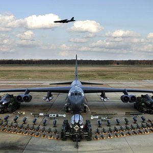 B-52H_static_display_arms_06