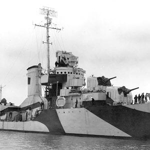 USS Mugford (DD-389) WWII US Navy dazzle camouflage 1944_a