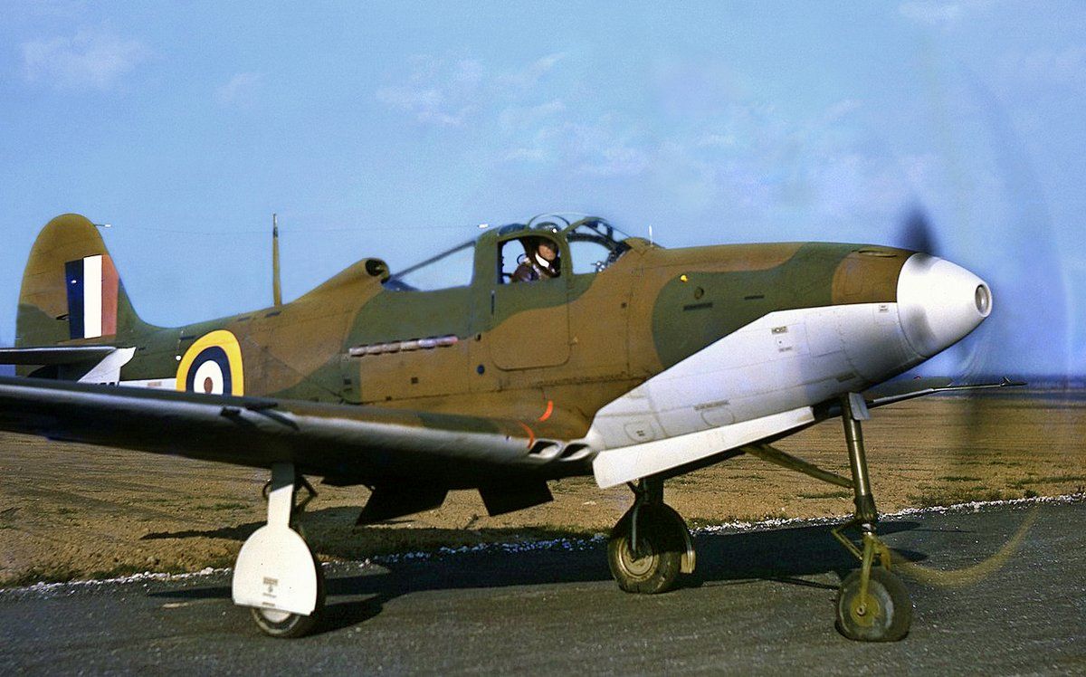 Bell P-39 Airacobra AH621, RAF (1)